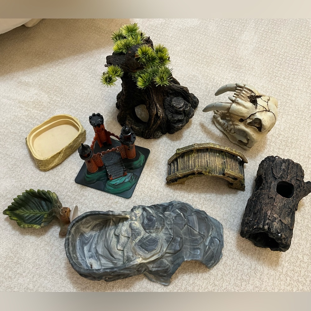 Reptile and aquarium items